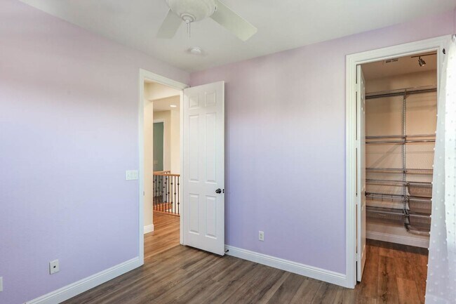 Building Photo - Summerlin Vistas Pool Home w/ Bed and Bath...