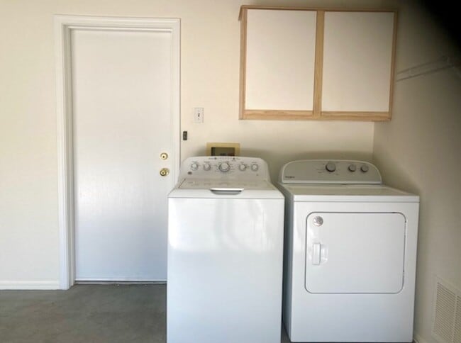 Building Photo - Newly Renovated Sun City Summerlin Home 55+