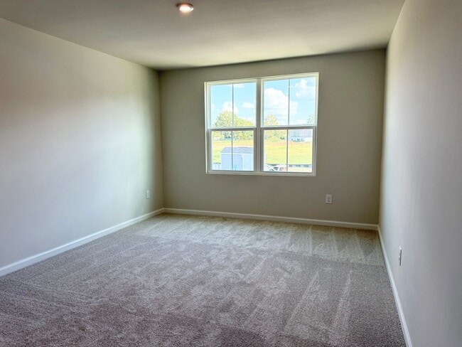 Building Photo - Modern 3-Bedroom Townhouse with Garage & P...