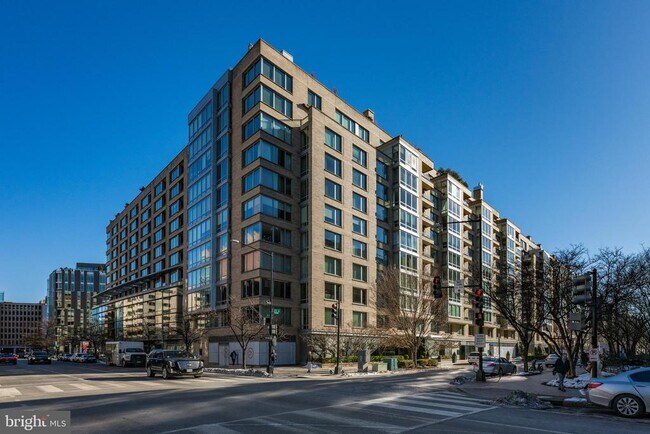 Building Photo - 1155 23rd St NW