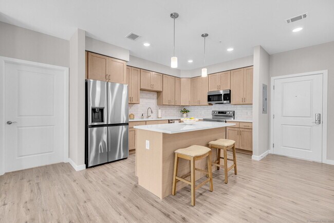 Building Photo - 104 Episcopal Rd