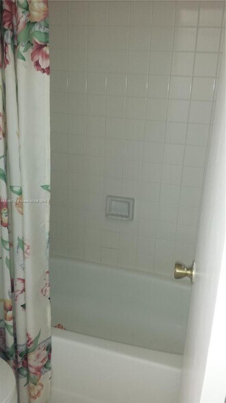 Building Photo - 15615 SW 74th Circle Dr