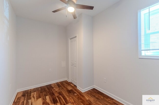Building Photo - 2608 E Fayette St