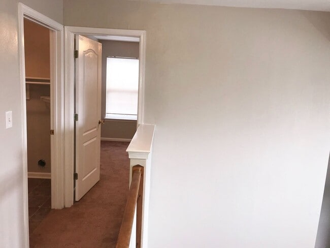 Building Photo - Oakbrooke Meadows