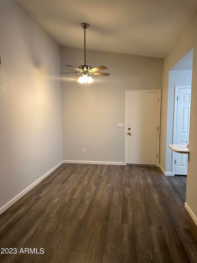 Building Photo - 314 E Hartford Ave