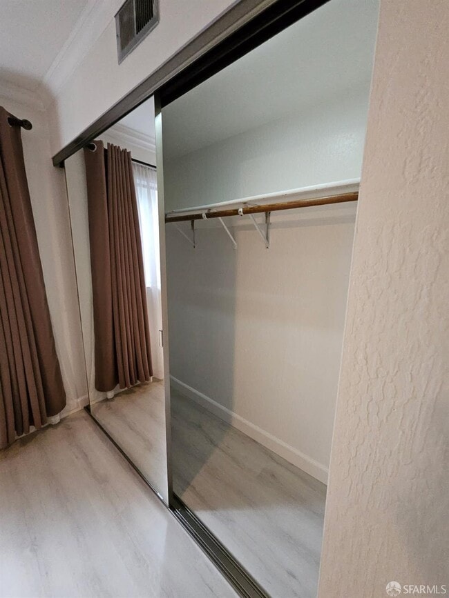 Building Photo - 8763 Mountain Blvd