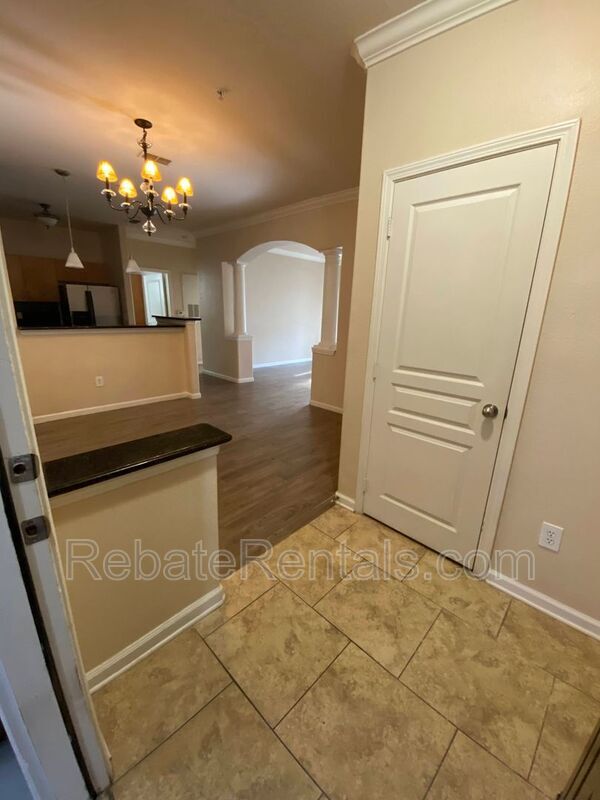 Building Photo - 8290 Gate Pkwy W