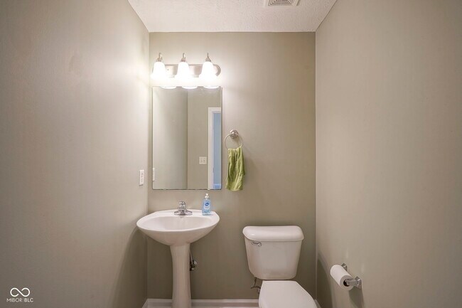Building Photo - 14170 Royalwood Dr
