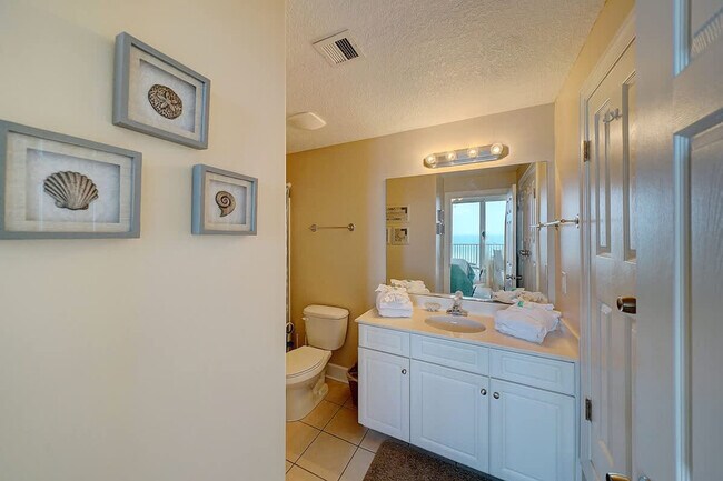 Building Photo - 10625 Front Beach Rd