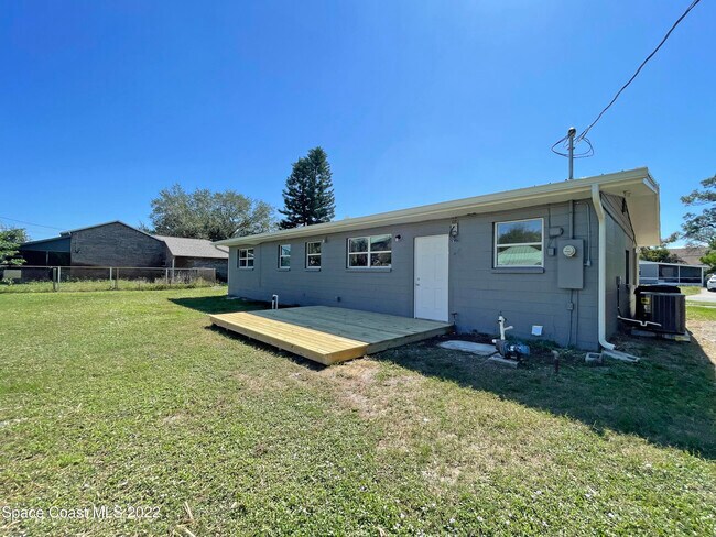 Building Photo - 124 Bermuda St