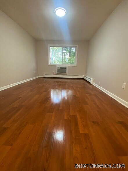 Building Photo - 140 Willard St