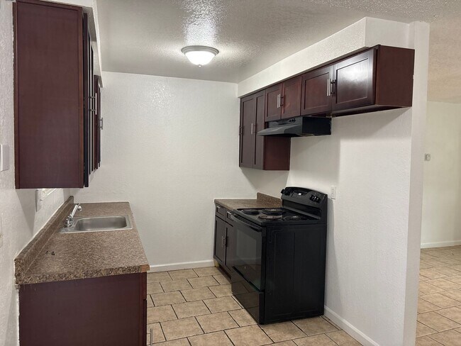 Building Photo - 828 Astor Dr