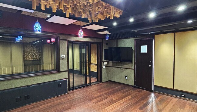 Building Photo - Stunning 3 Bedrooms, 2 Baths Valley Village home with detached, private Recording Studio