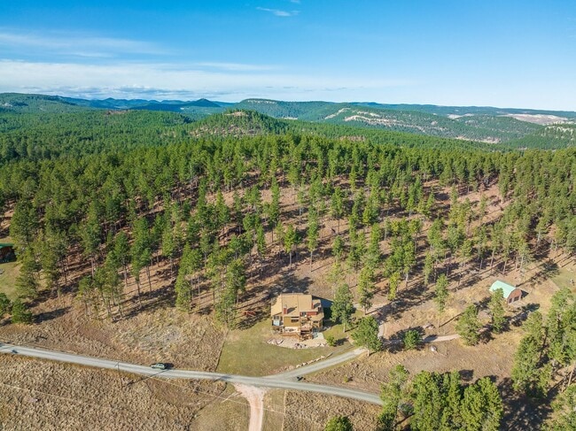 Building Photo - Fully furnished Rental