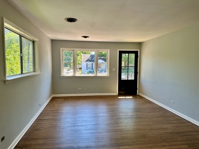 Building Photo - 203 Palatine Ave