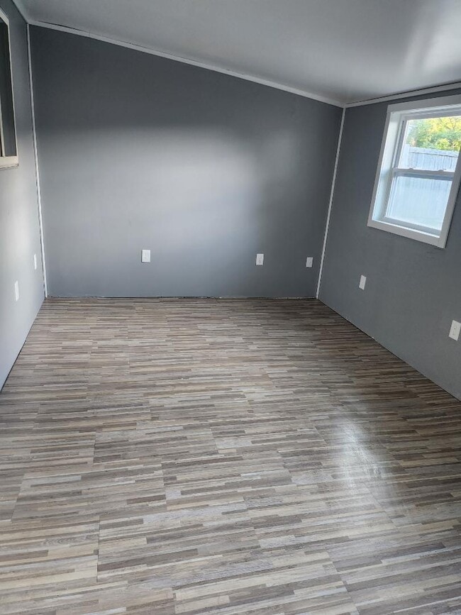 Building Photo - 9822 Brown St