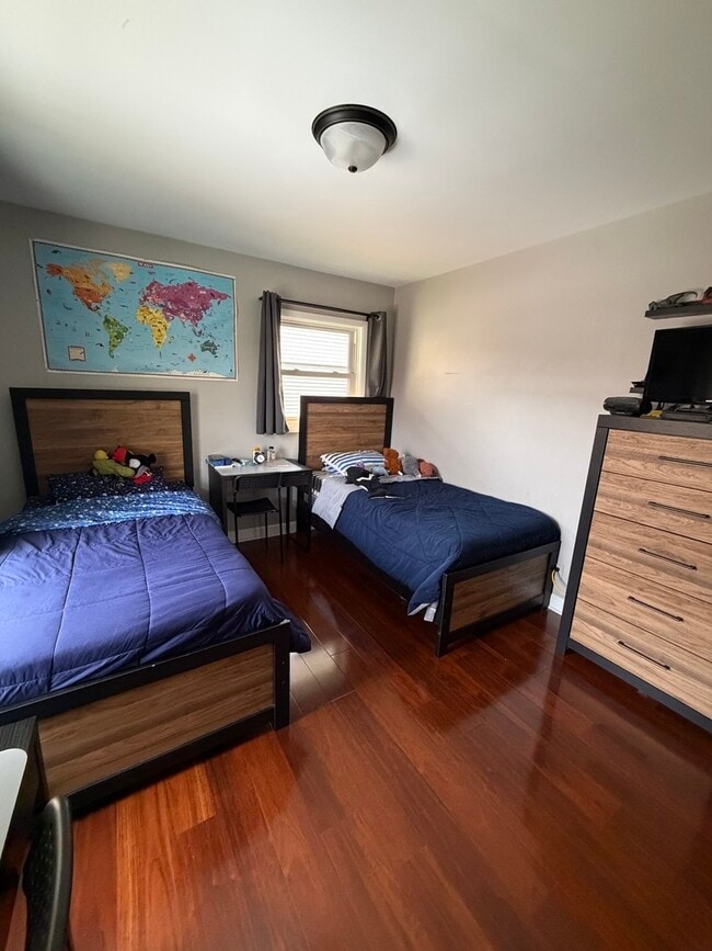 Building Photo - 715 Lacy Ave