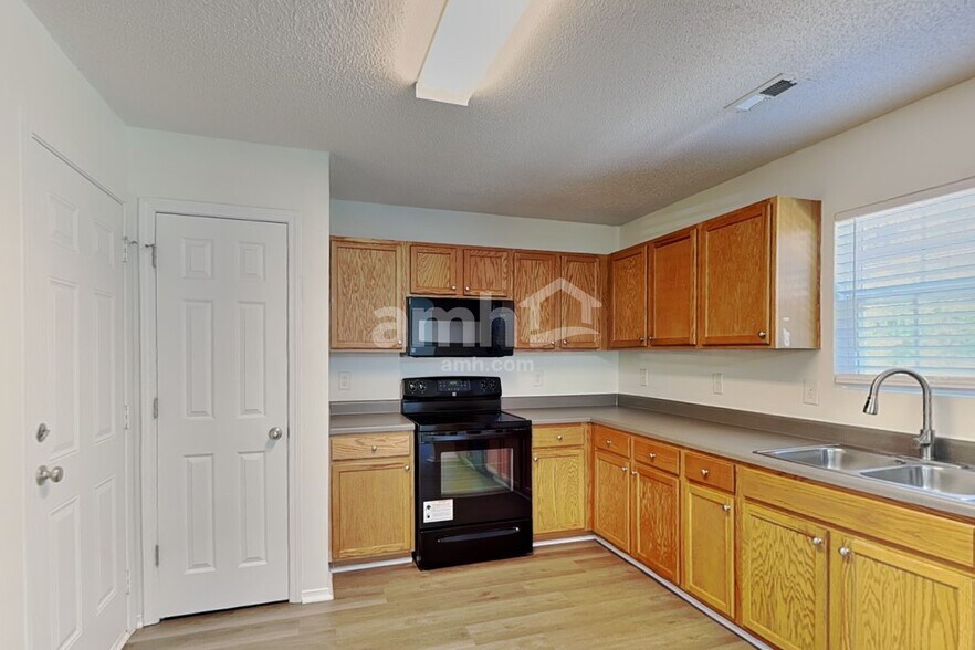 Building Photo - 3109 Skybrook Ln