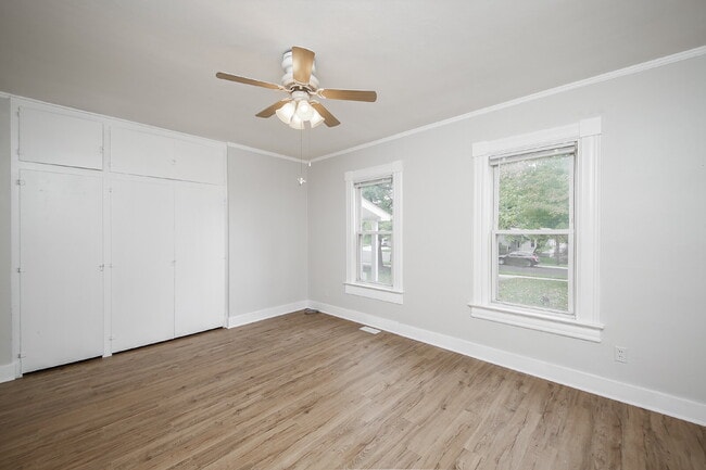 Building Photo - Updated 3-bedroom with Garage