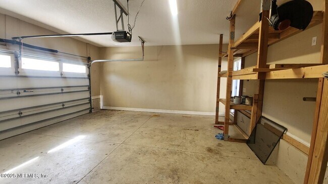 Building Photo - 654 S Loop Pkwy
