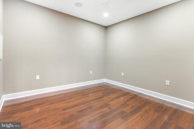 Building Photo - 1065 Northfalls Ct