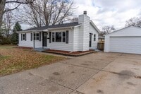Building Photo - 2355 Hawthorne Ct