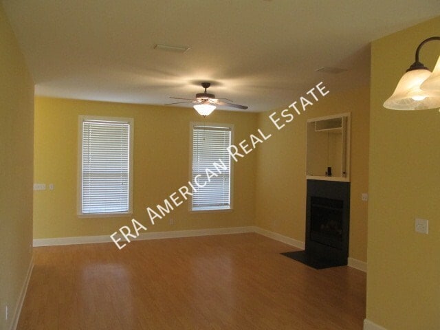 Building Photo - 26 Village Ln