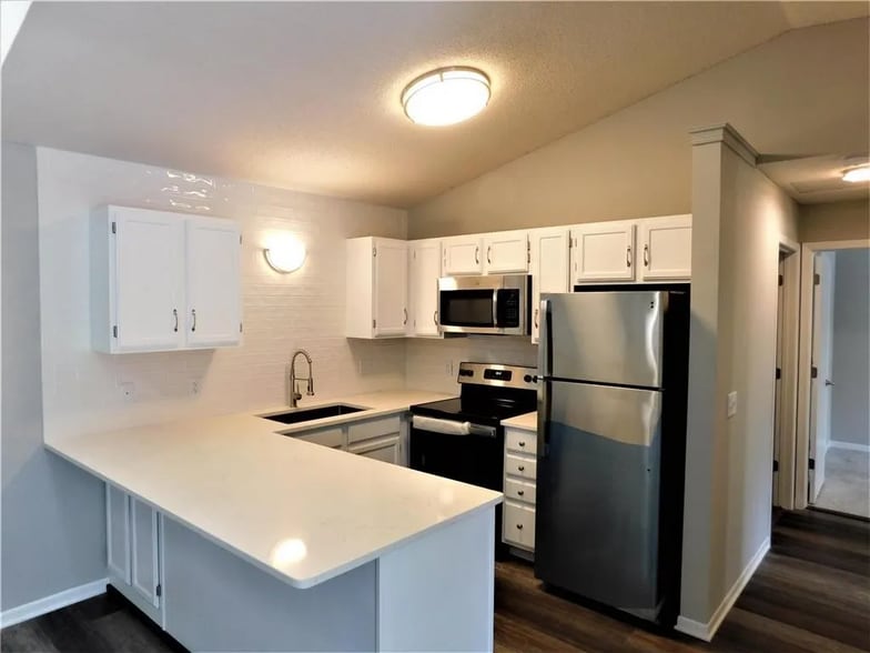 Kitchen - 2439 Grenadier Ave N