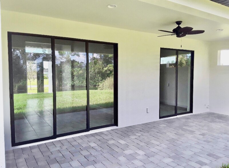 Building Photo - 1703 SW 3rd Ave