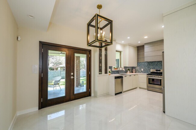 Building Photo - 209 Green Jay Ln