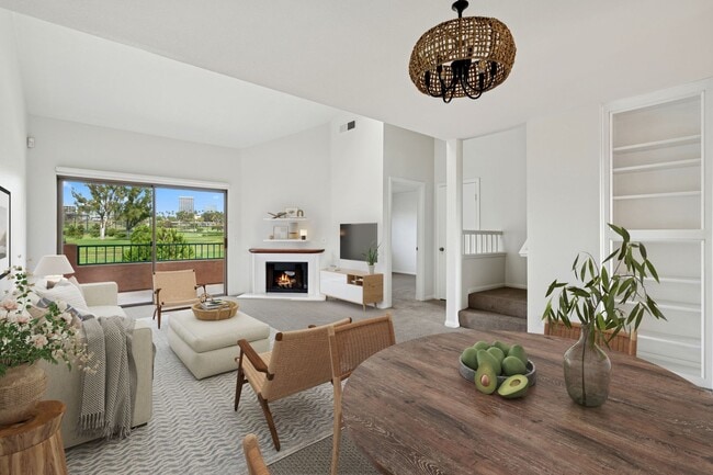 Building Photo - Villa Point Upper Unit with Loft and Golf Course Views