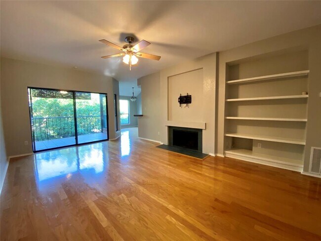 Building Photo - 4711 Spicewood Springs Rd