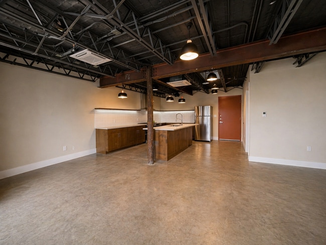 Building Photo - The Garden Lofts