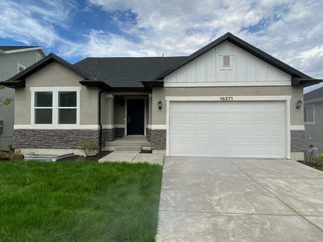 Building Photo - 16371 S Coupler Ln