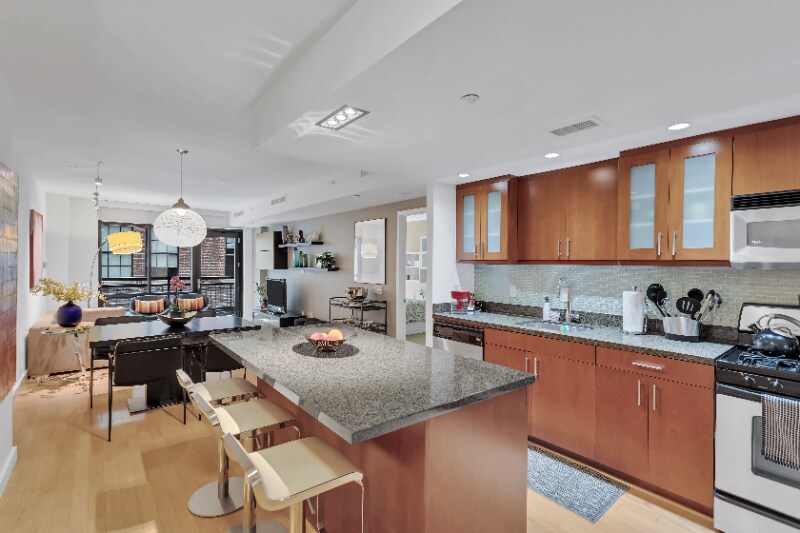 Building Photo - 912 F St NW