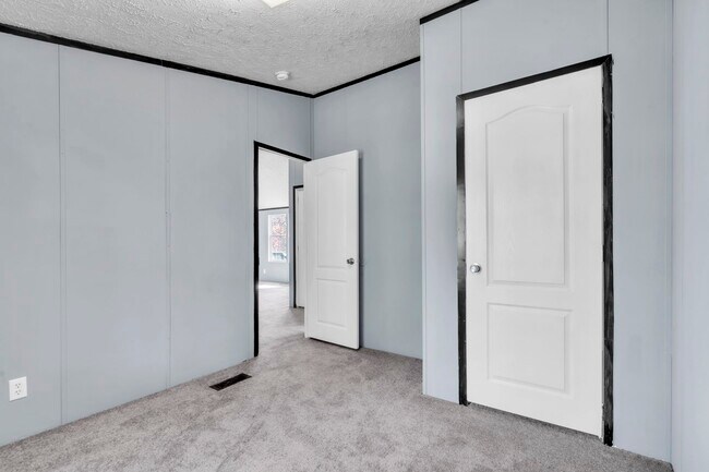 Building Photo - 1 Alice St