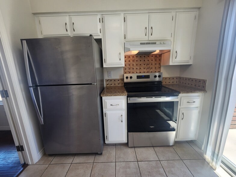 Stainless Steel Appliances - 431 S Simpson Ave