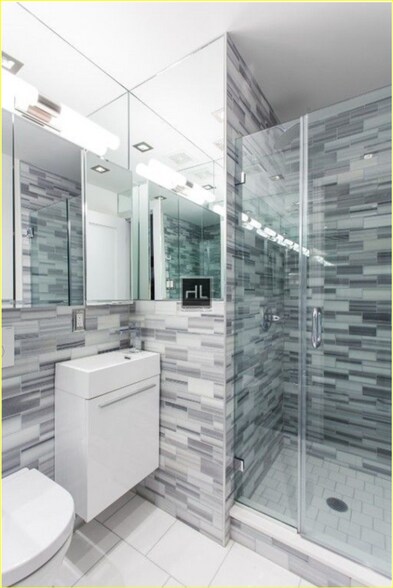 Building Photo - Mulberry Street