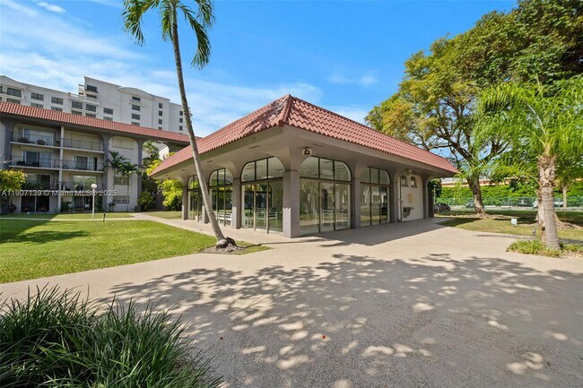 Building Photo - 8107 SW 72nd Ave