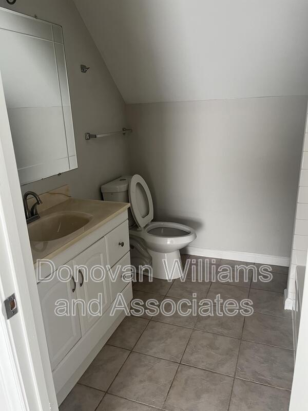 Building Photo - 135 E Wilson Ave