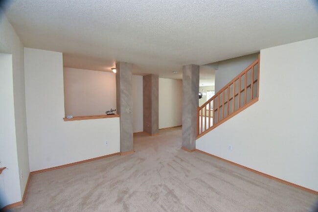 Building Photo - PENDING APPLICATION; Well Maintained 4 BD