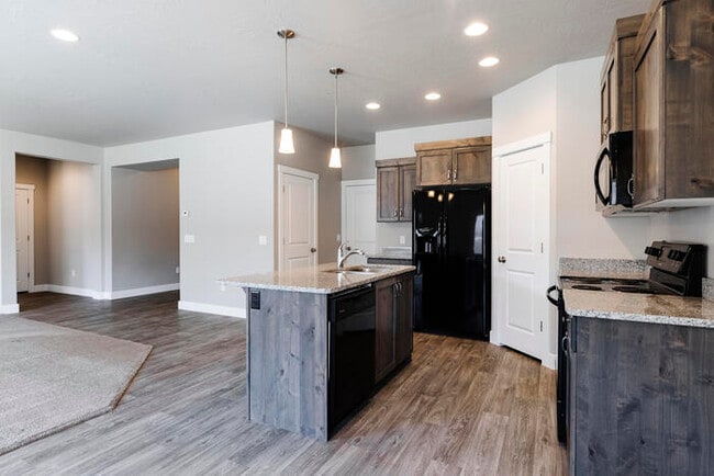 Building Photo - 3338 E Crimson Ridge Dr