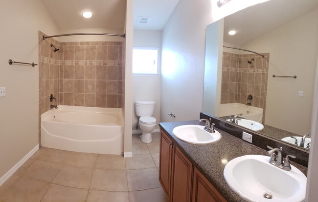 Building Photo - 3 bedroom, 2.5 bath, 2 car garage in a Qui...