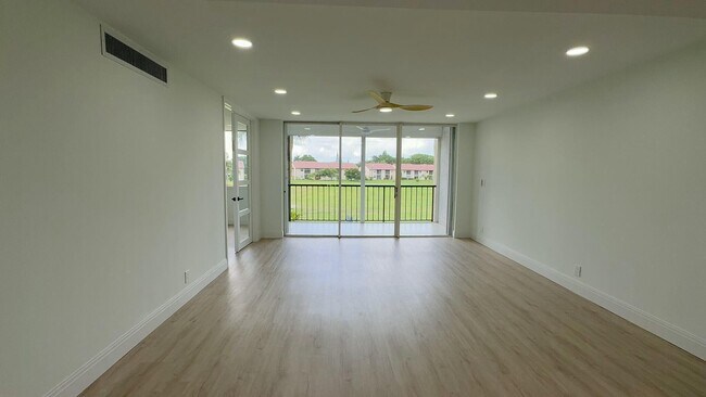 Building Photo - 4483 Luxemburg Ct