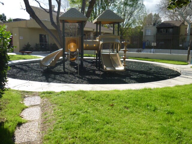 Building Photo - 18350 Hatteras St