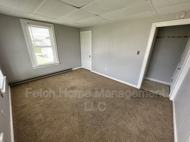 Building Photo - 107 E Main St