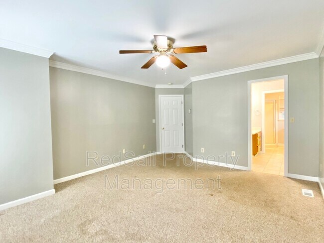 Building Photo - 3004 North Ct