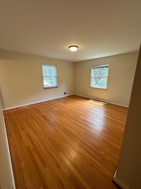 Building Photo - 3807 Leland Rd