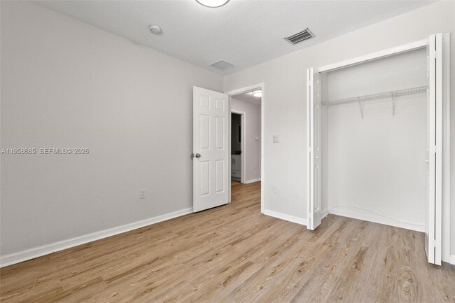 Building Photo - 1458 SE 24th Ct