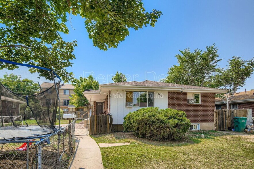 Building Photo - 10922 E 4th Way